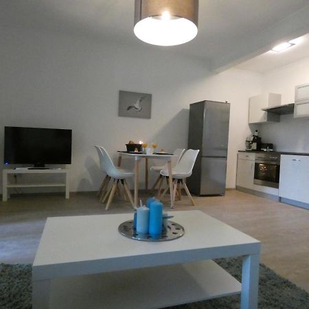 Gartenwohnung Juliana Gstadt Laeufers Chiemsee Holiday Home Gstadt am Chiemsee Exterior foto