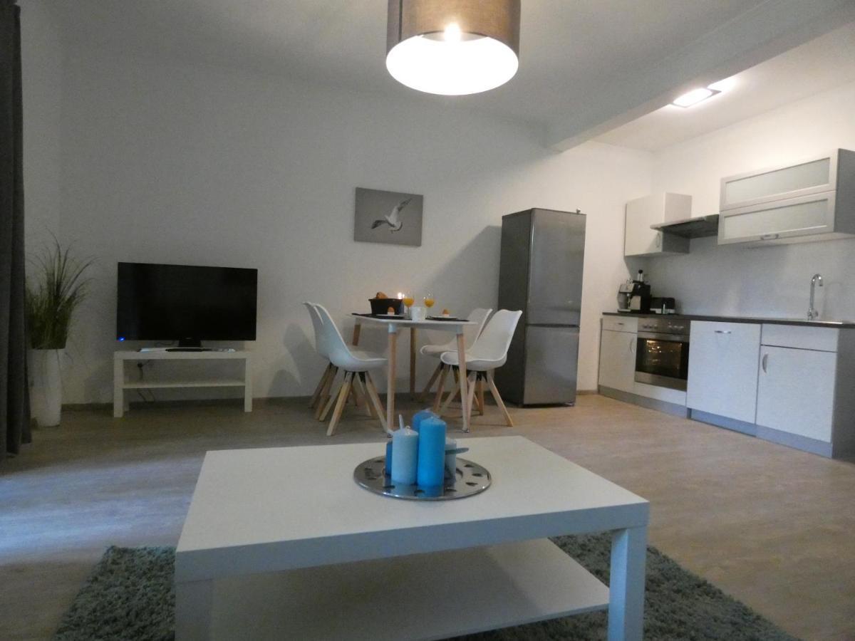 Gartenwohnung Juliana Gstadt Laeufers Chiemsee Holiday Home Gstadt am Chiemsee Exterior foto