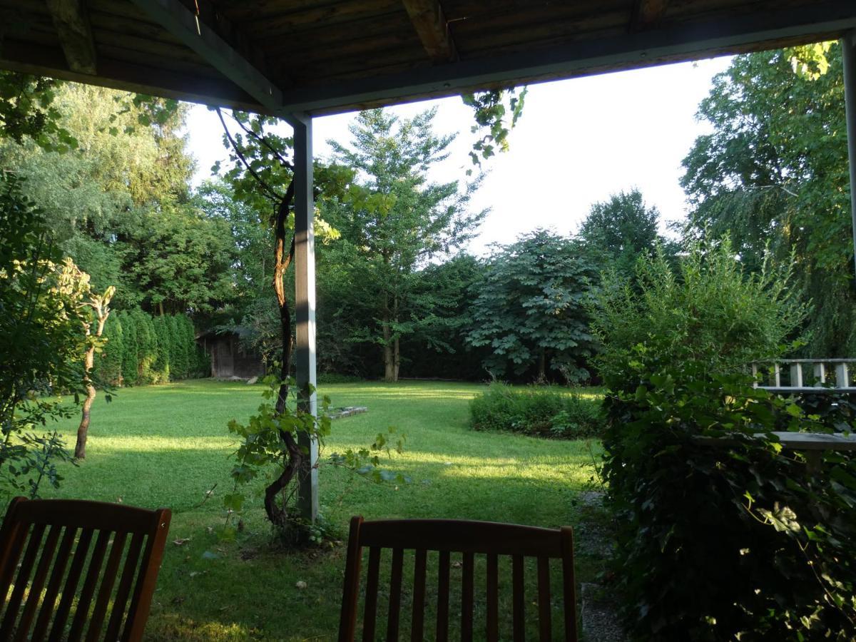 Gartenwohnung Juliana Gstadt Laeufers Chiemsee Holiday Home Gstadt am Chiemsee Exterior foto